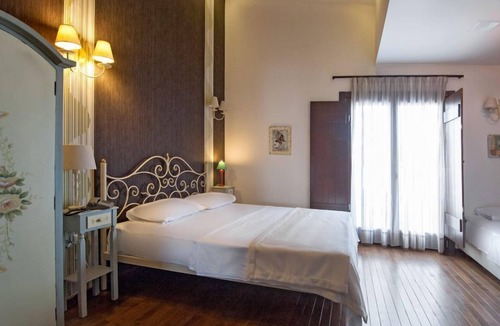 Katachas House | Polys Guest House