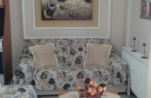 Paralia Ofryniou House | Porcelanico Home