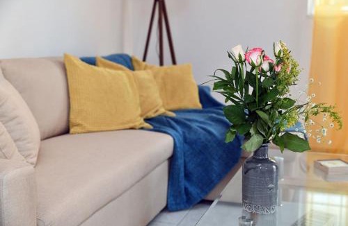 Kokinos Pirgos Apartment | Porto Alta - Relaxing Retreat with Port Glimpse