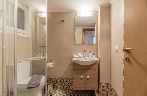 Piraeus Apartment | Ports Crossroad C
