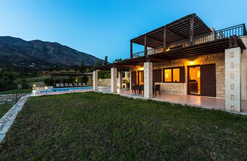 Lefkogeia Villa | Poseidon Villa, Nestled in picturesque south