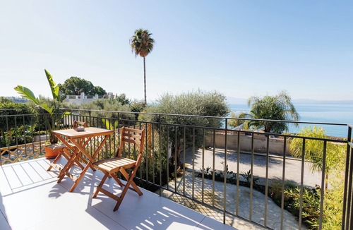 Paralia Vergas Apartment | Potis Upper Suite - 2-bedroom Suite with balcony