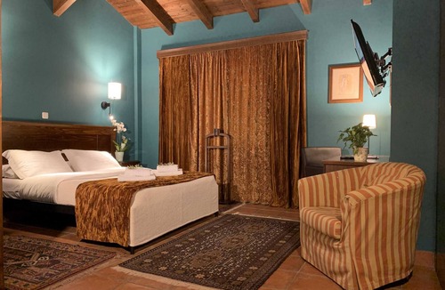 Naousa Condo | Premium Quad Retreat - Esperides Sunny Getaway