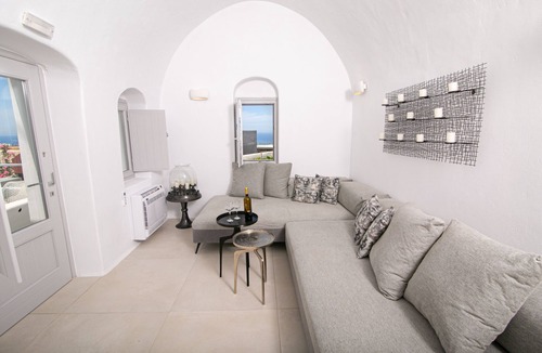 Finikia Villa | Premium Villa with Private Plunge Pool (up to 4 guests)