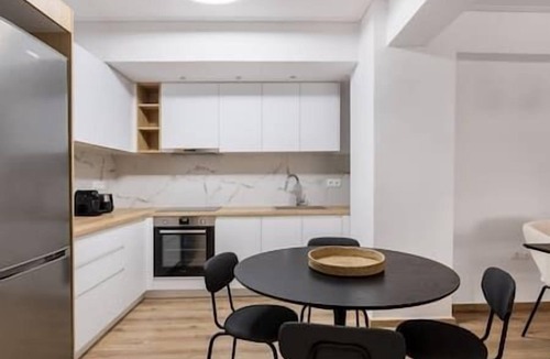 Ampelokipoi Apartment | Prime 3BR Apartment in Ampelokipoi