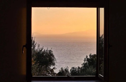 Kardamyli Cottage | Private 2-Bedroom Cottage in Kardamyli · Quiet Setting Near Beaches