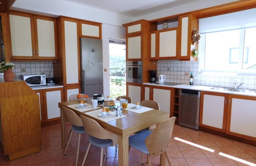 Plaka Villa | Private pool, & large garden - 100m from beach, tavernas & shops in Almyrida.