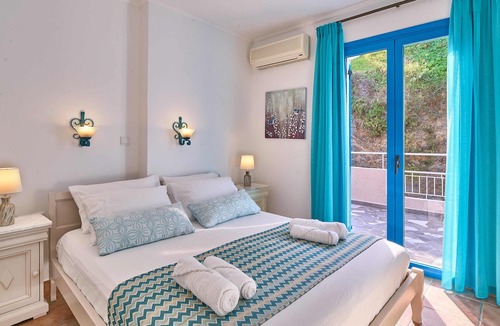 Stalos Villa | Private Pool ★ Modern renovated villa ★ Seaview & BBQ