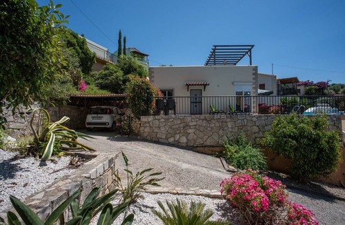 Ano Vouves Villa | Private Pool★Wi-Fi★Traditional Villa★Rooftop Terrace