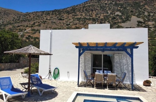 Elounda Villa | Private two bedroom villa, just 750 metres from Plaka, pool, garden, great views
