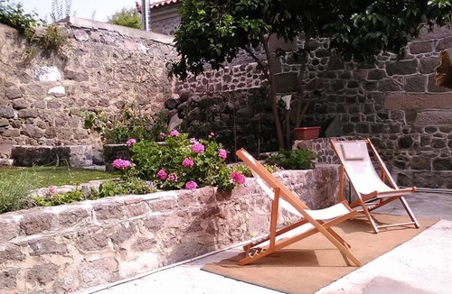 Mithimna Apartment | Private Villa est.1750!Spacious and very quiet, for families, groups, workshops.