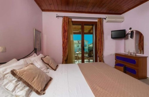 Zakynthos Apartment | Private Villa Karavia