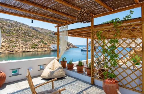 Artemonas Apartment | Psarona Hospitality Small