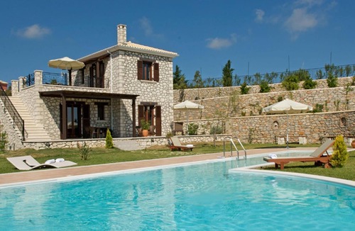 Spanokhorion Villa | R 3003 Villa Ellinor with Central Heating, Fireplace & Soundproof Windows.