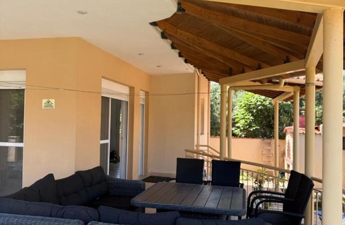 Paralia Ofryniou Apartment | Raffis villa
