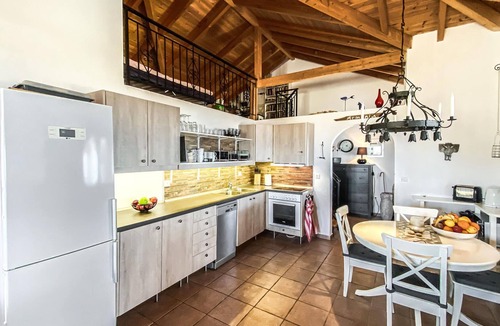 Pylos-Nestoras House | Ready for a dream vacation? Come to this beautiful vacation accommodation in Koroni and enjoy this l