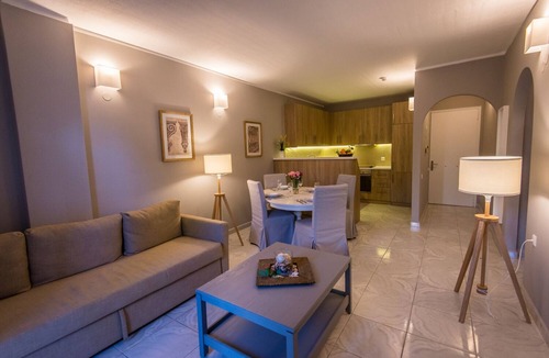Kariotai Apartment | Regalo Apartment With 2 Bedrooms and charming courtyard F1