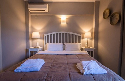 Kariotai Apartment | Regalo Apartment With 2 Bedrooms and charming courtyard F1