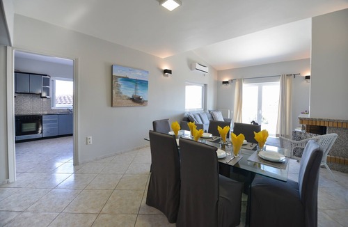 Kariotai Apartment | Regalo Apartments 3 Bedrooms & 2 Bathrooms