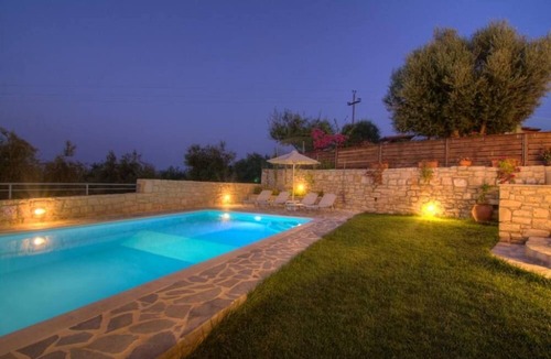 Houdetsi House | Rethymno: A wonderful place to stay-Suitable for families.