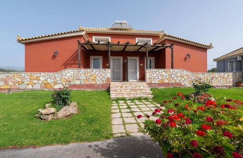 Gythio Villa | Ρόδι/Pomegranate near to sea with heating pool