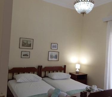 Athens House | ROOM 2 single beds 5' from metro