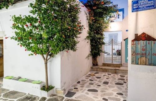 Parikia House | Room 3 @ Pelican Paros in the Old Town!