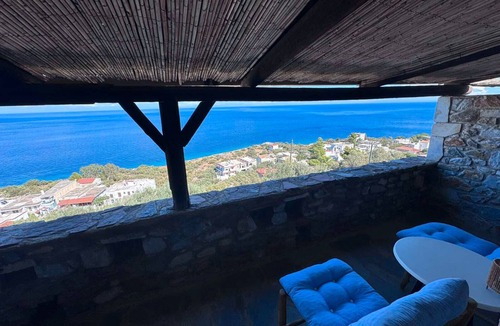 Kokkala Apartment | Room 'Triple Deluxe 207' with Sea View, Wi-Fi and Air Conditioning