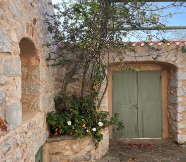 Areopoli House | Rose Home