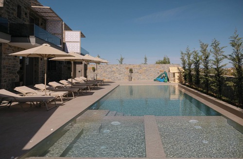 Stavromenos Villa | Rose Villa, Heated Pool, Gym & Family Play Areas