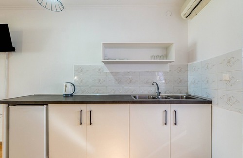 Kavos House | Saint Peter Bay - Ground Floor Country House with Shared Terrace, Wi-Fi & Air Conditioning