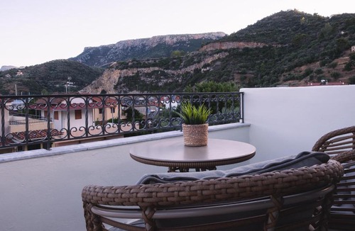 Sampatiki Bed & Breakfast | Sampatiki Garden and Sea