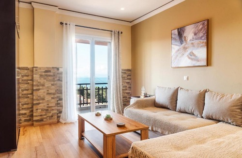 Petriti Apartment | Sea and Mountain House II