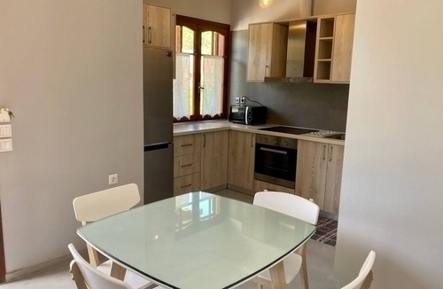 Kalamitsi Apartment | Sea Breeze apartment n.1 (with private pool)