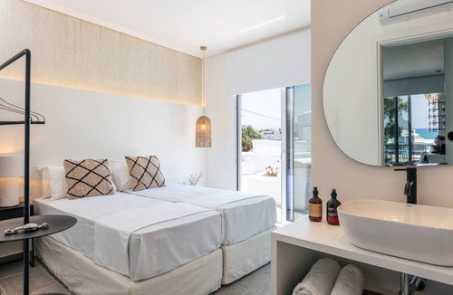 Pigianos Kampos Villa | Sea front Villa Pueblo -Thalasses Villas byDomisi