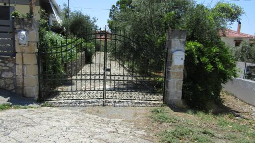 Paralia Vergas House | Sea La Vie