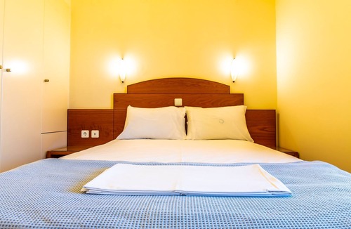 Stalos Apartment | Sea view room in Orestis hotel