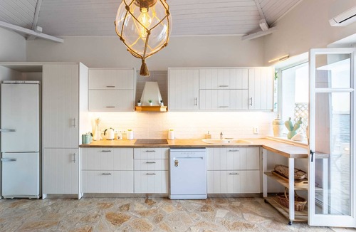 Petalidi Apartment | Seafront Evi's Hideaway - Petalidi Cozy Nest