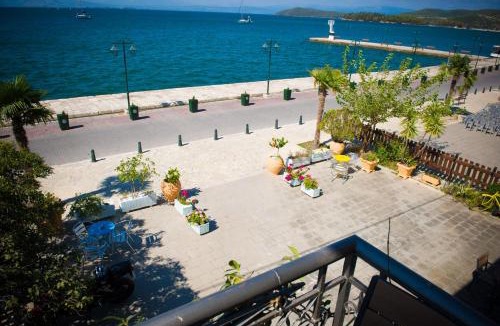 Vonitsa Hotel | SeaFront Stone Suites
