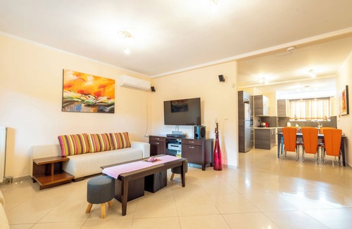 Nea Makri House | Seaside Luxury Residence near the Airport