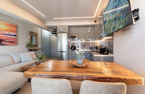 Episkopos Apartment | Seaside Suite 3-Modern & Comfort