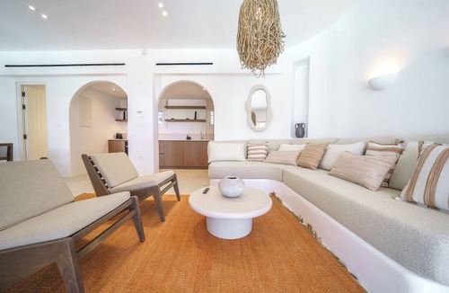 Paraga Villa | Secluded Cycladic serenity meets an endless blue horizon in Mykonos