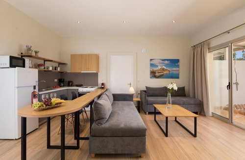 Dassia Apartment | Senses Suite Tria in Dassia