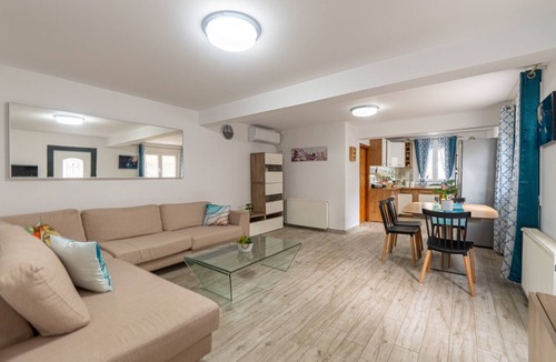 Vlachopoulatika House | Serenity Country House with Private Terrace, Wi-Fi, and Air Conditioning