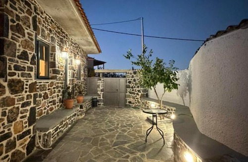 Kymi-Aliveri Apartment | Sissy's Stone Apartments
