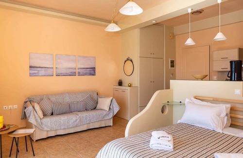 Sitia Apartment | Sitia Old Port studio - 3min walk to beach - AC - WIFI