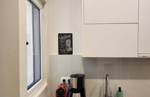 Petralona Apartment | Smile in the the Center of Athens &Breakfast optional