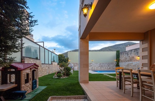 Chromonastiri Villa | Sokaki Villa II, Pool with Spa Whirlpool Facilities, Walking distance to Taverna