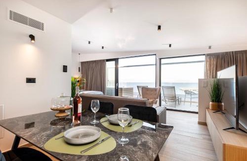 Kos Town Apartment | SoleLuna 2-On the Beach-Hot Tub-Smart Home