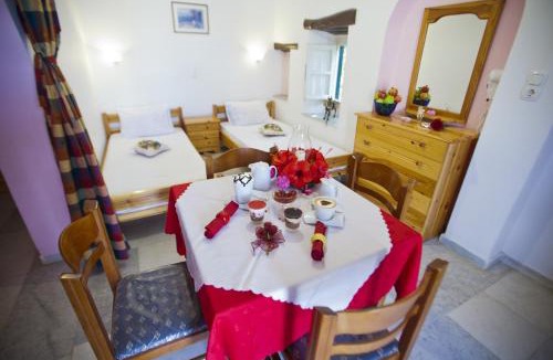 Agia Anna Apartment | Something Else